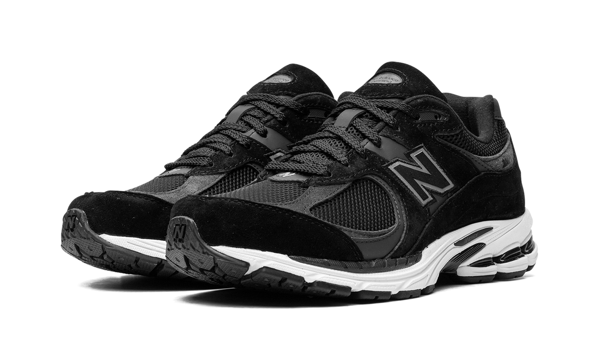 Overkicks - New Balance 2002R Black Gunmetal (M2002RBK) - vista trasera