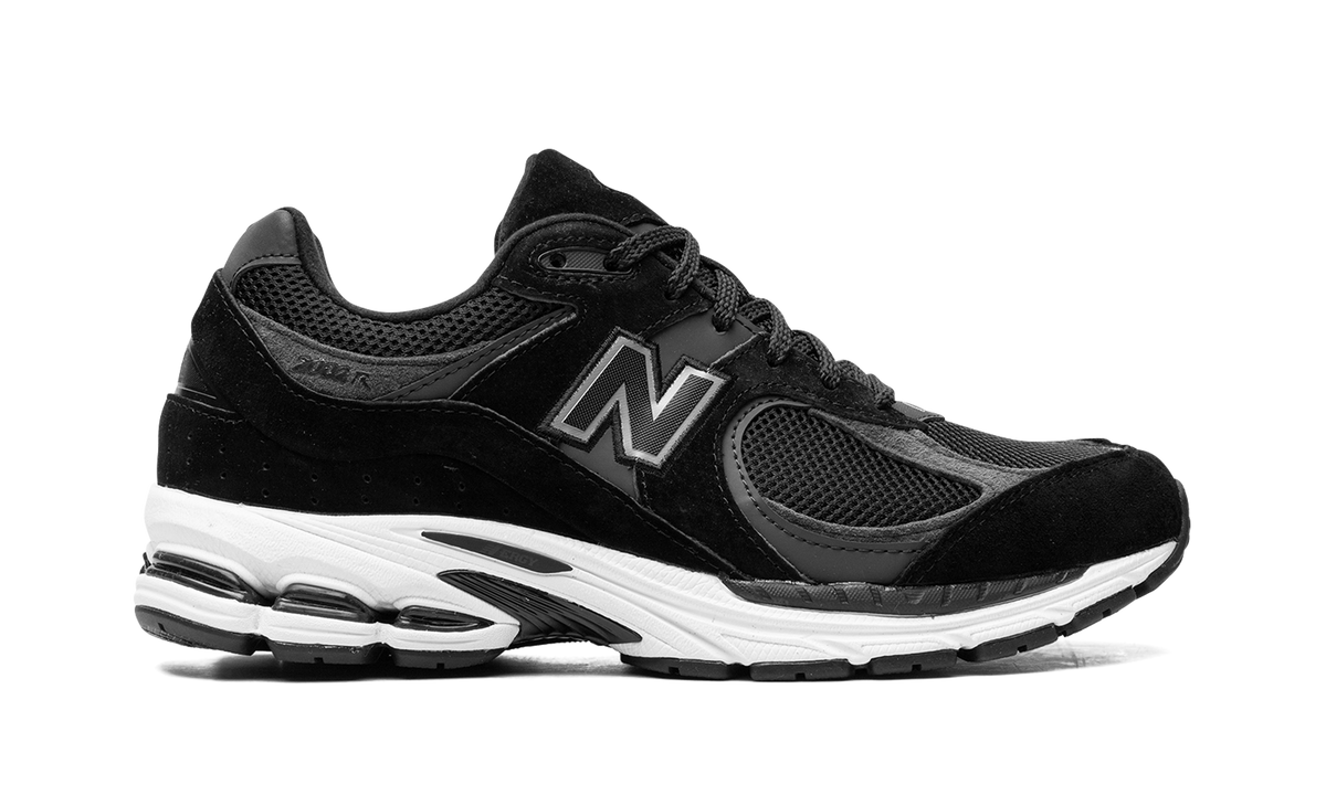 Overkicks - New Balance 2002R Black Gunmetal (M2002RBK) - detalle talón