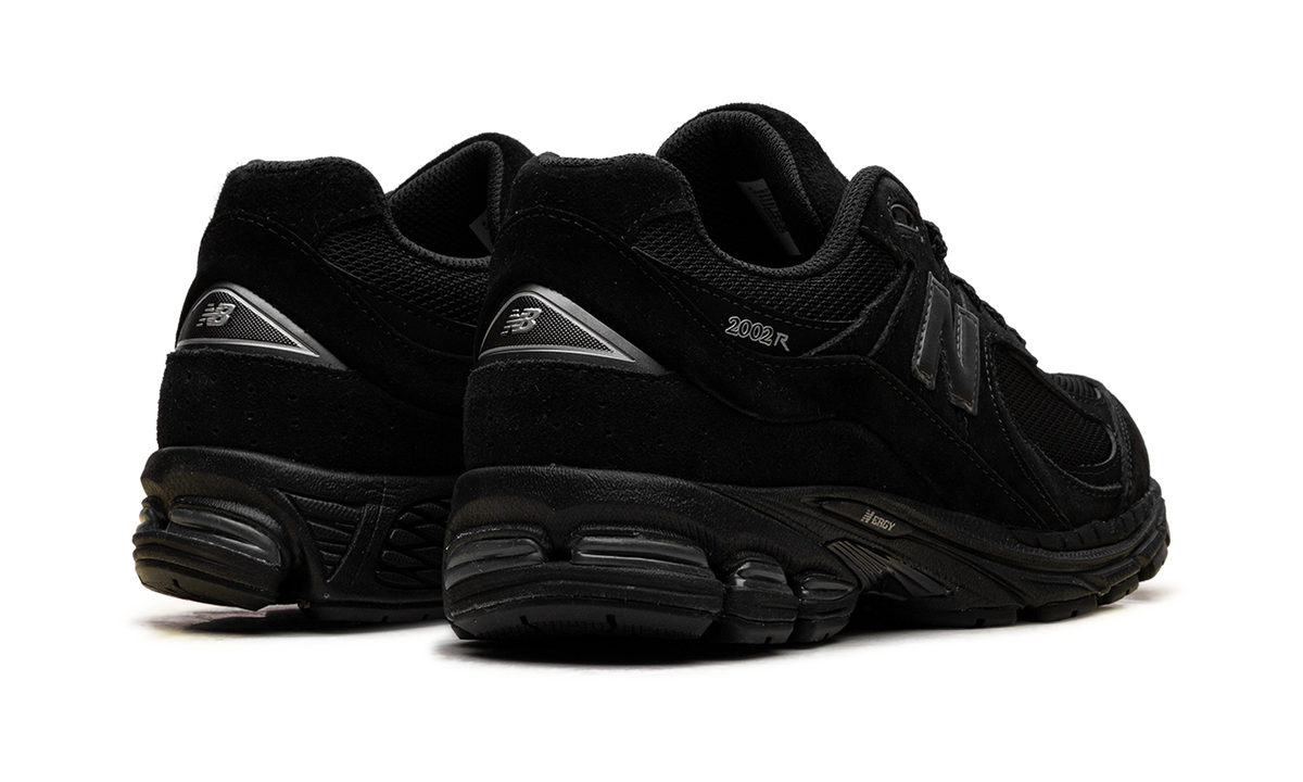 Overkicks - New Balance 2002R Black Metallic (U200278J) - par completo