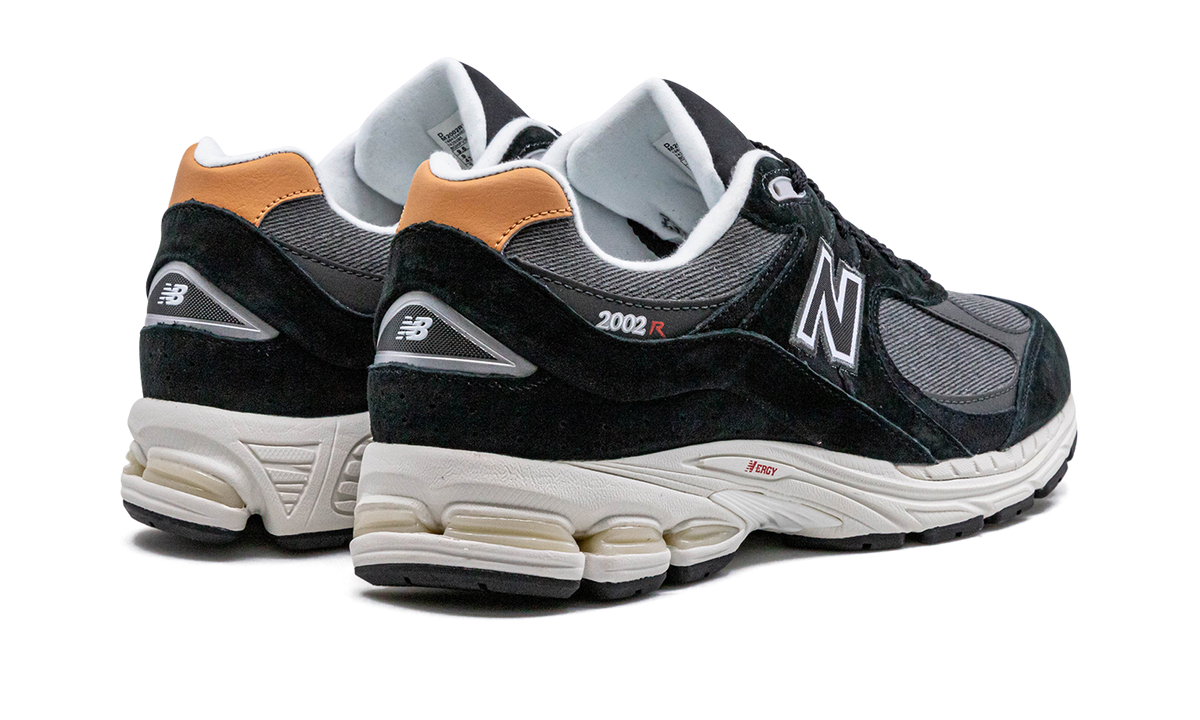 Overkicks - New Balance 2002R Black Sepia (M2002REB) - par completo