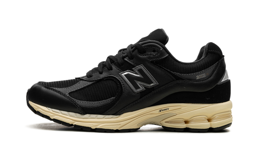 Overkicks - New Balance 2002R Black Vintage (M2002RIB) - vista lateral