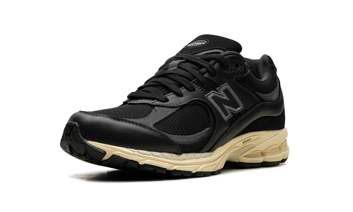 Overkicks - New Balance 2002R Black Vintage (M2002RIB) - detalle suela