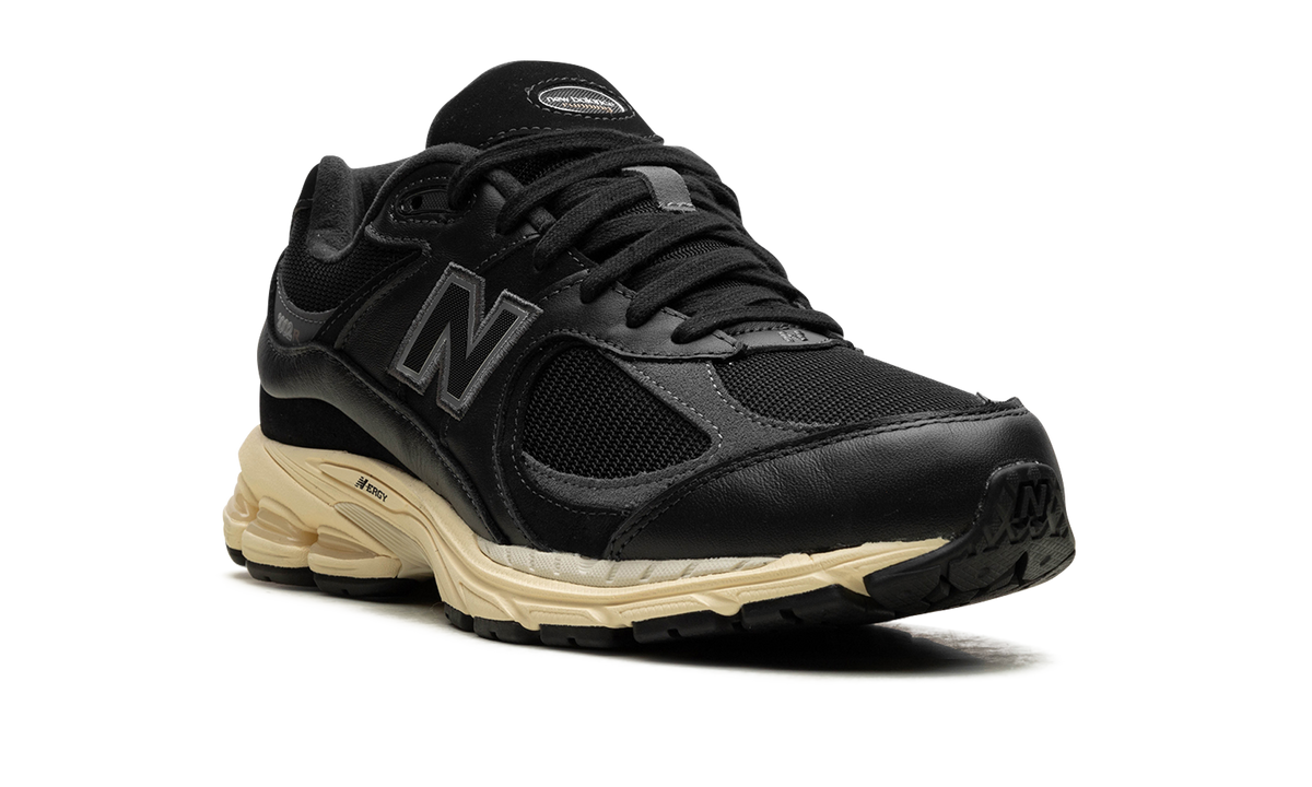 Overkicks - New Balance 2002R Black Vintage (M2002RIB) - detalle lateral interior
