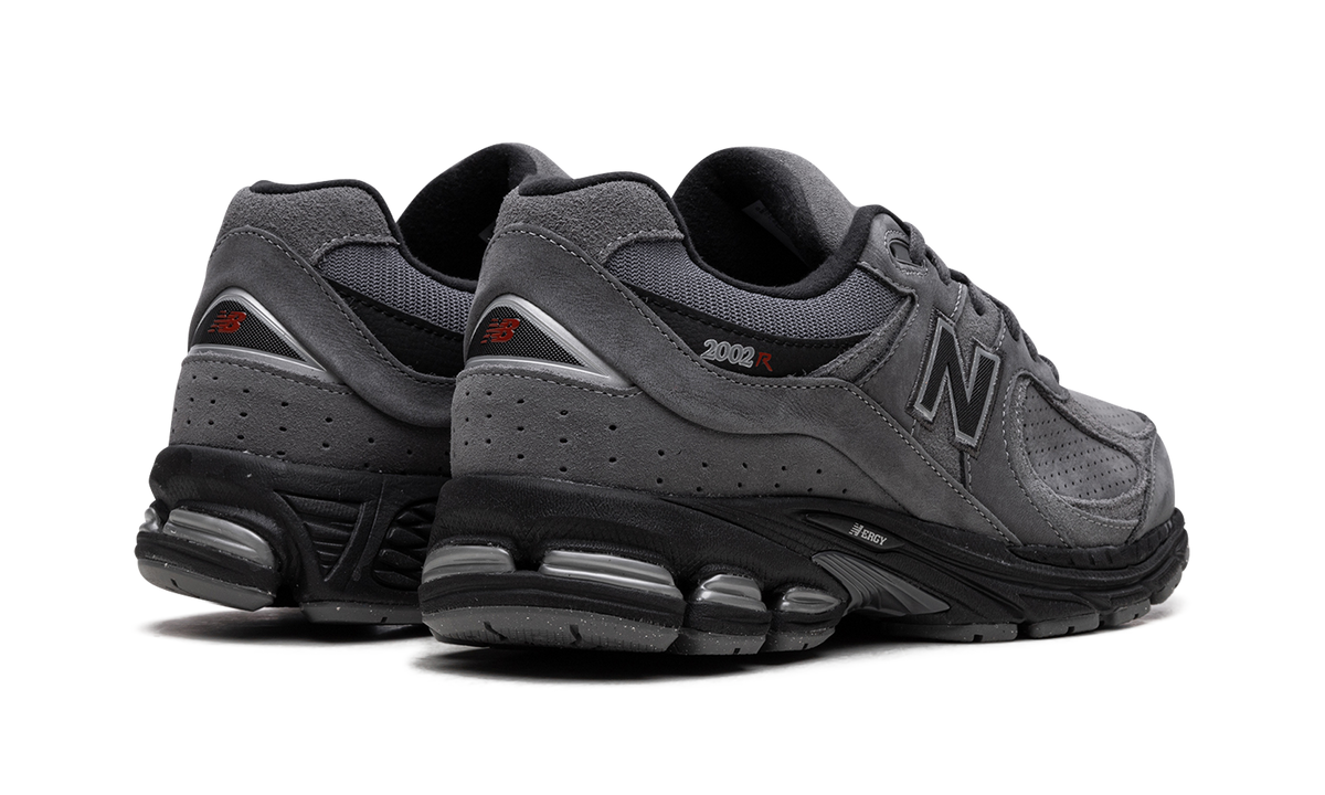 Overkicks - New Balance 2002R Castlerock Black (M2002REH) - par completo