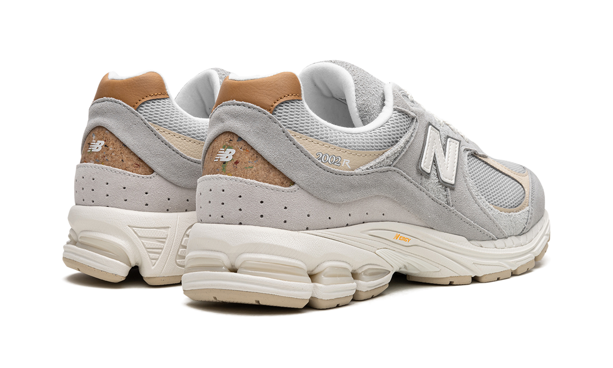 Overkicks - New Balance 2002R Concrete Grey (M2002RSB) - par completo