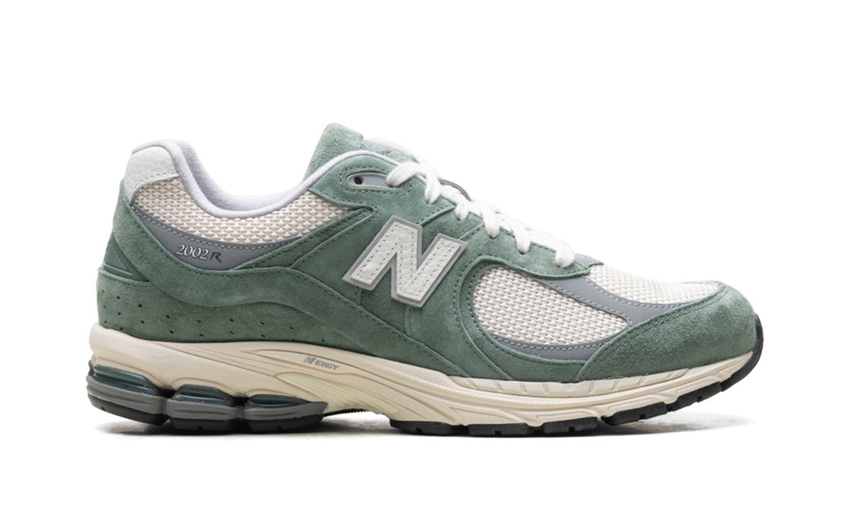 Overkicks - New Balance 2002R Dark Juniper Linen (U2002RRC) - detalle talón