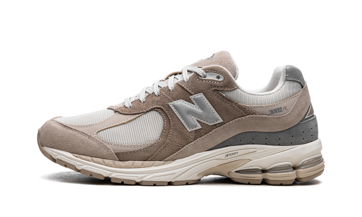 Overkicks - New Balance 2002R Driftwood Sandstone (M2002RSI) - vista lateral