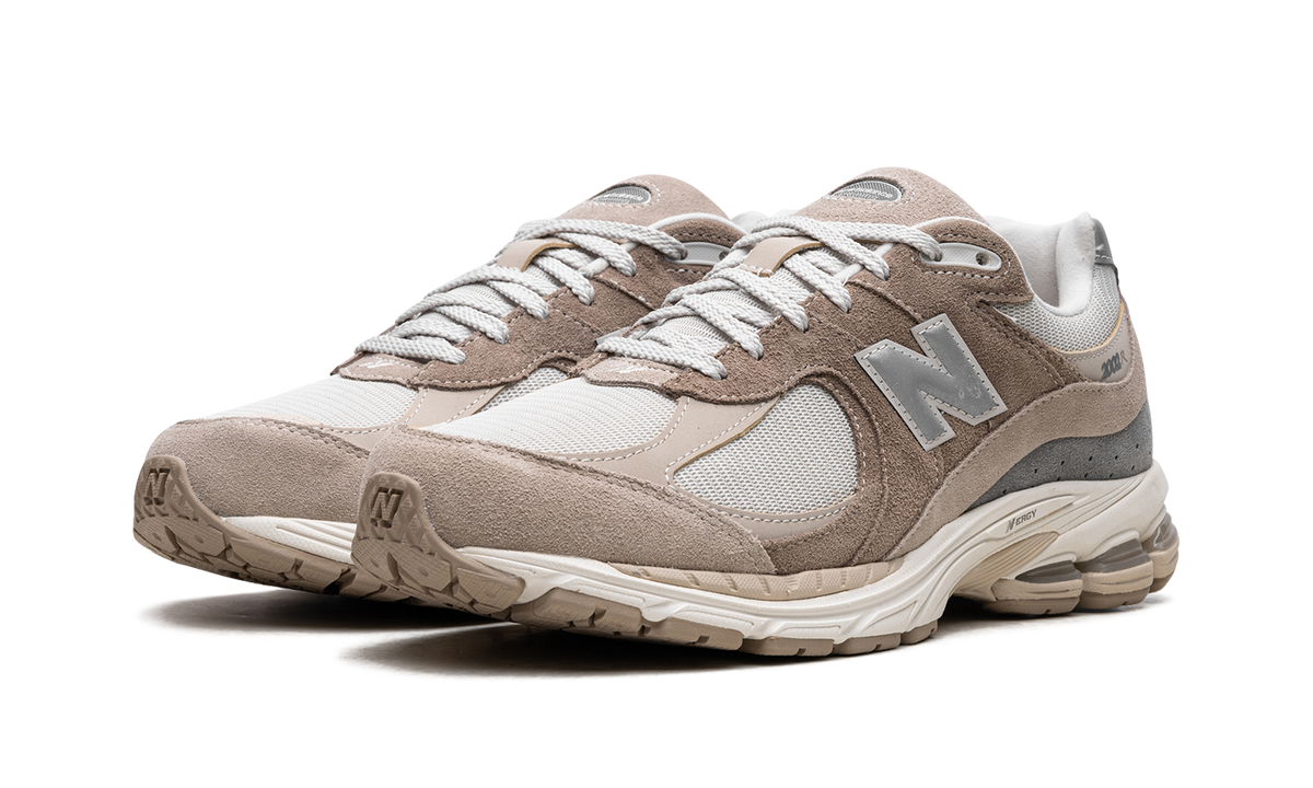 Overkicks - New Balance 2002R Driftwood Sandstone (M2002RSI) - vista trasera
