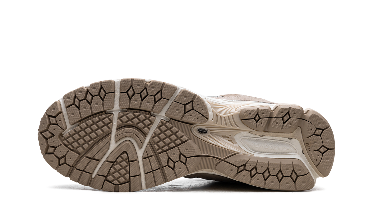 Overkicks - New Balance 2002R Driftwood Sandstone (M2002RSI) - vista superior