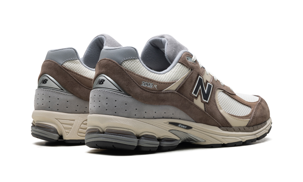 Overkicks - New Balance 2002R Emerging Brown (M2002RFZ) - par completo