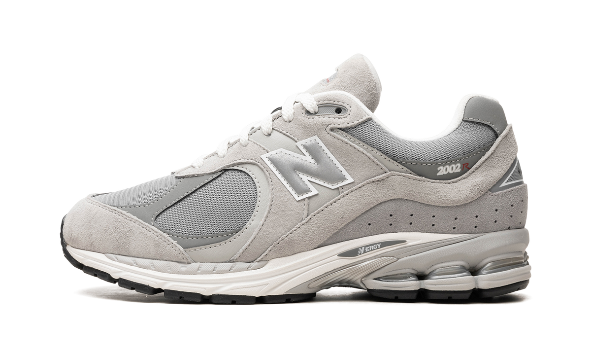 Overkicks - New Balance 2002R Gore-Tex Concrete (M2002RXJ) - vista lateral