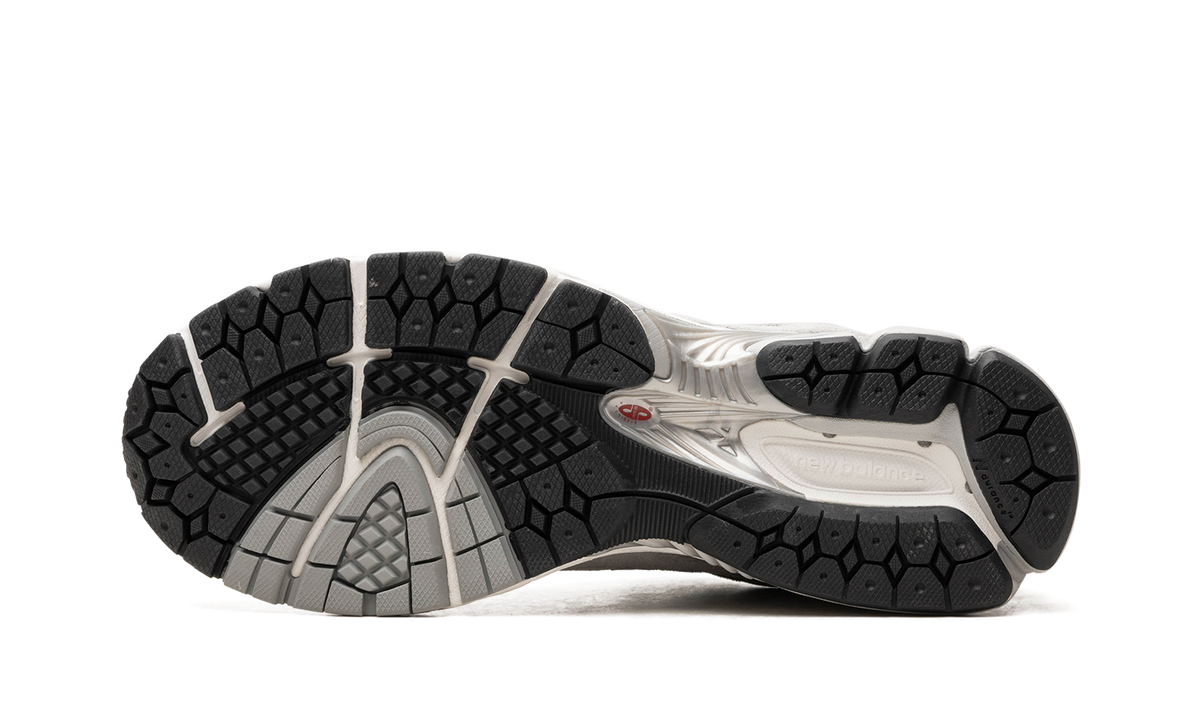 Overkicks - New Balance 2002R Gore-Tex Concrete (M2002RXJ) - vista superior