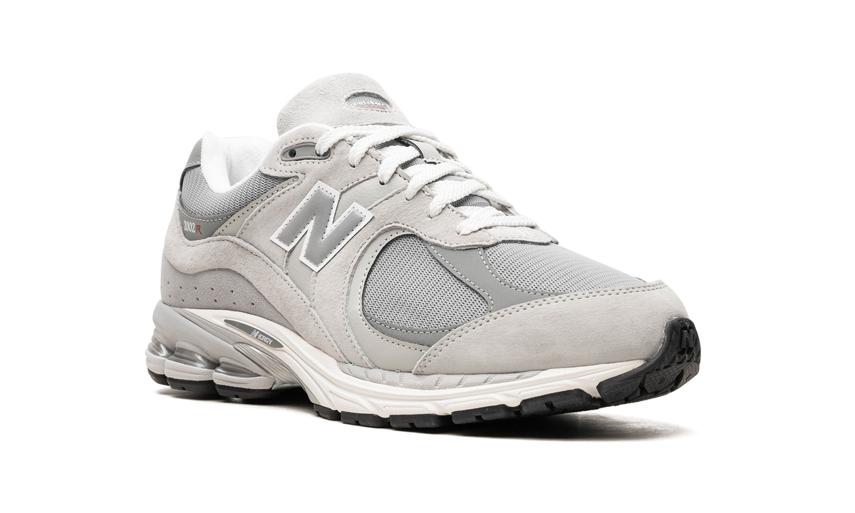 Overkicks - New Balance 2002R Gore-Tex Concrete (M2002RXJ) - detalle lateral interior