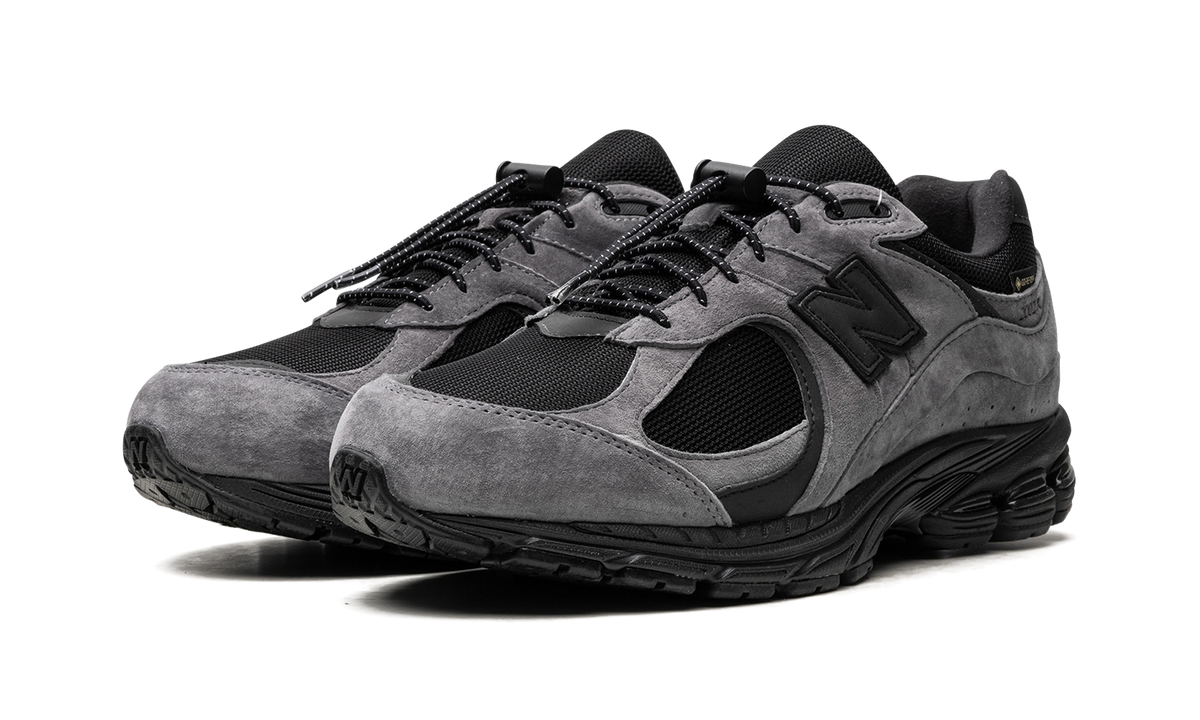 Overkicks - New Balance 2002R Gore-Tex JJJJound Charcoal (M2002RXZ) - vista trasera