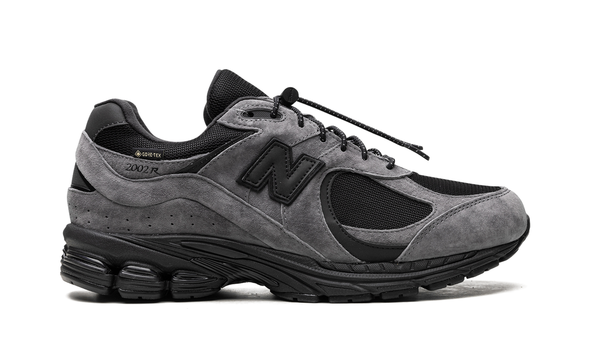 Overkicks - New Balance 2002R Gore-Tex JJJJound Charcoal (M2002RXZ) - detalle talón