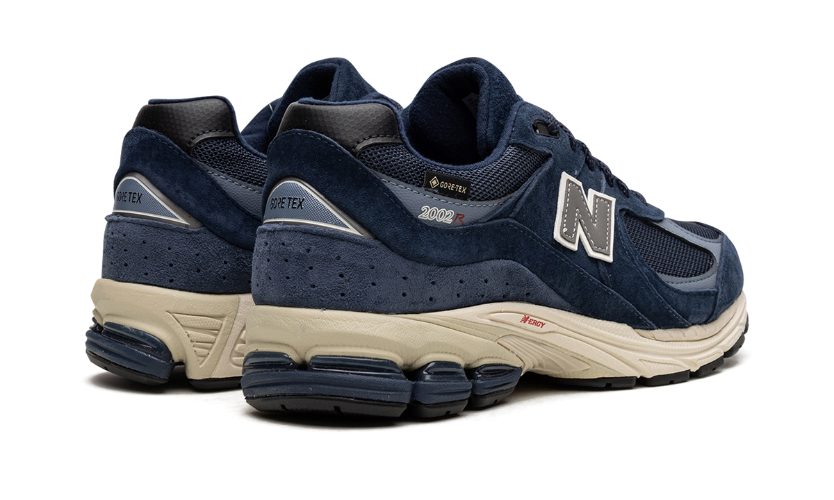 Overkicks - New Balance 2002R Gore-Tex Navy Arctic Grey (M2002RXF) - par completo
