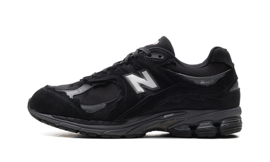 Overkicks - New Balance 2002R Gore-Tex Protection Pack Black Magnet (U20023MB) - vista lateral