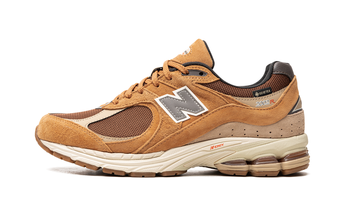 Overkicks - New Balance 2002R Gore-Tex Tobacco (M2002RXG) - vista lateral