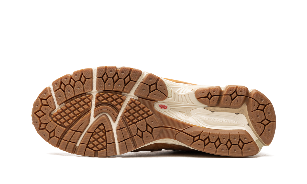 Overkicks - New Balance 2002R Gore-Tex Tobacco (M2002RXG) - vista superior