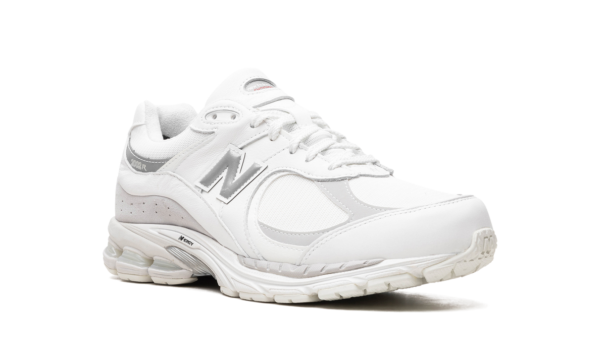 Overkicks - New Balance 2002R Gore-Tex White Brighton Grey (M2002RXM) - detalle lateral interior