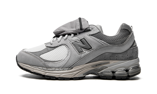 Overkicks - New Balance 2002R Grey Pocket (M2002RVC) - vista lateral
