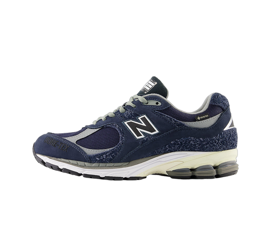 Overkicks - New Balance 2002R Invincible x N.Hoolywood Gore-Tex Navy (M2002RXH) - vista lateral