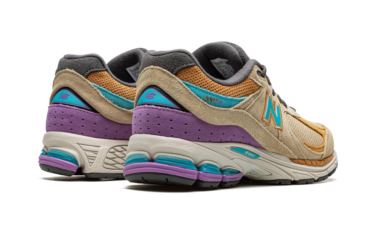 Overkicks - New Balance 2002R J. Crew Incense (M2002RWA) - par completo