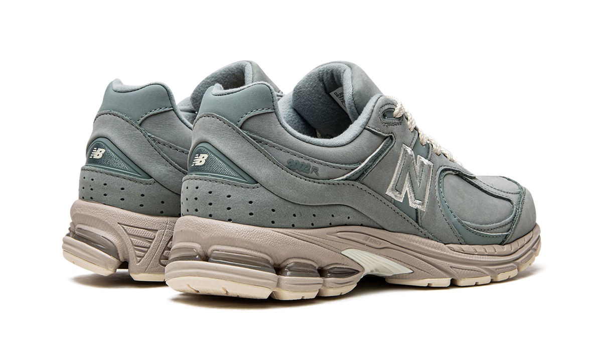Overkicks - New Balance 2002R Kith Pistachio (M2002RK1) - par completo