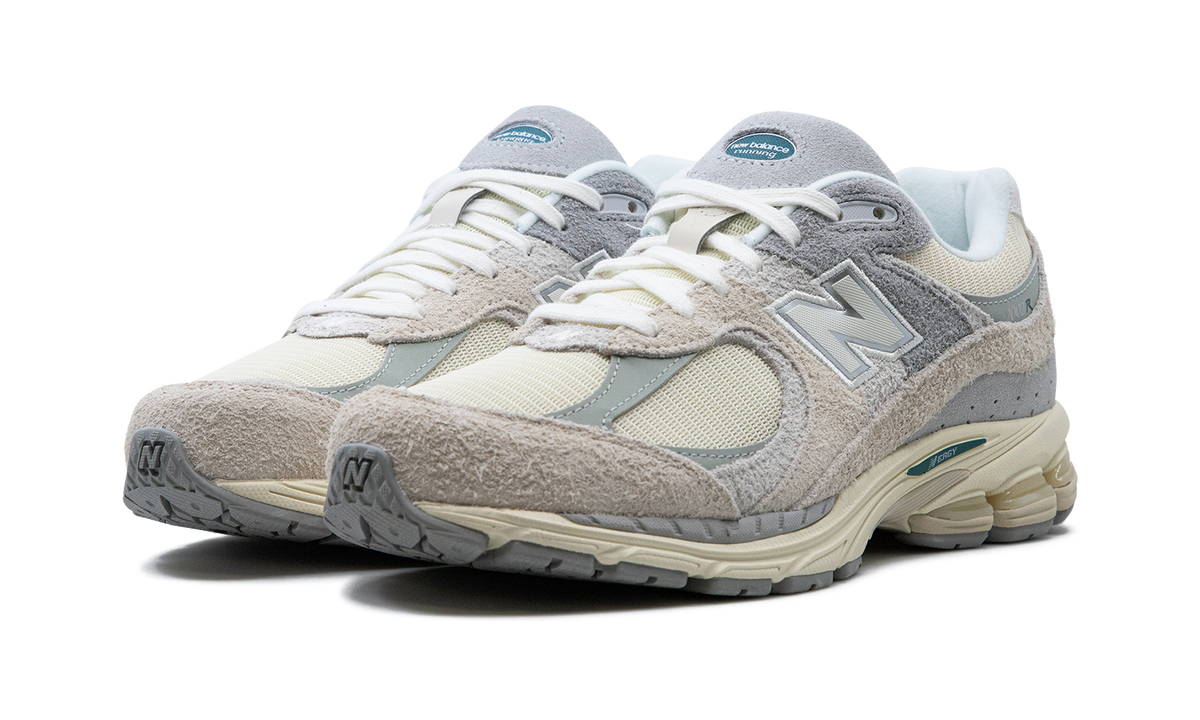 Overkicks - New Balance 2002R Linen (M2002REK) - vista trasera