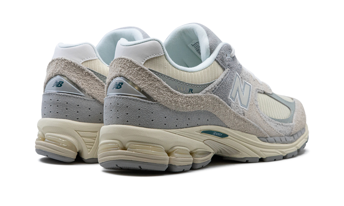 Overkicks - New Balance 2002R Linen (M2002REK) - par completo