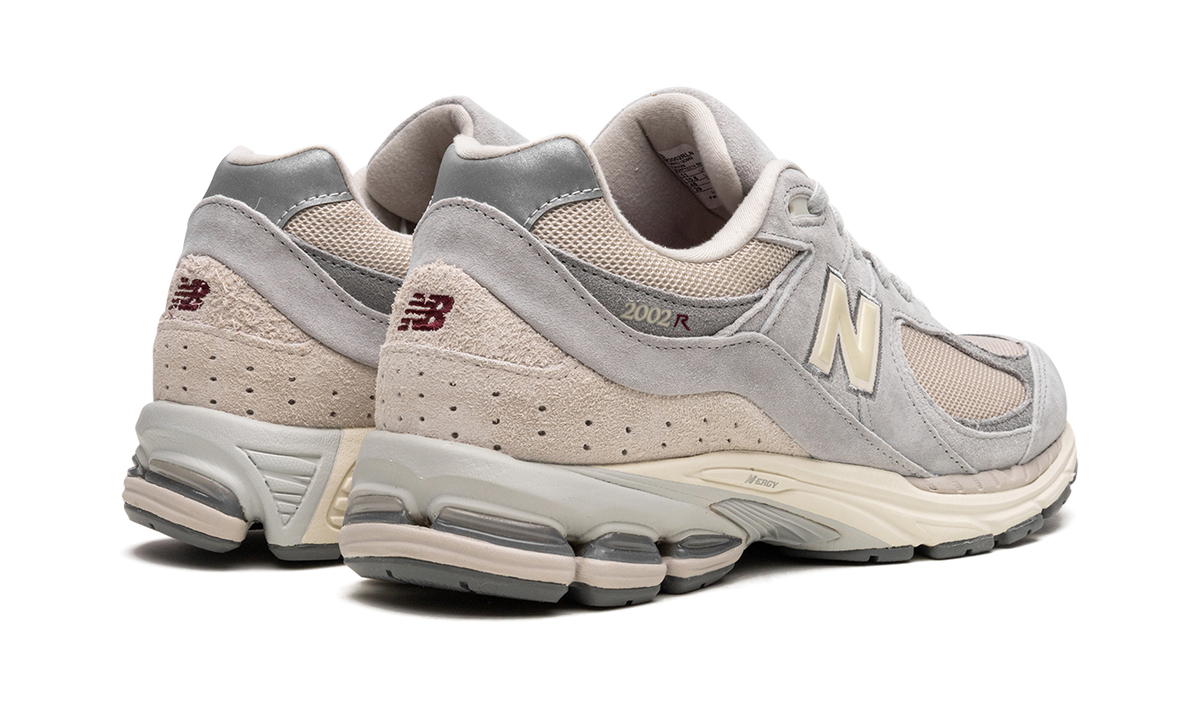 Overkicks - New Balance 2002R Lunar New Year Concrete (M2002RLN) - par completo