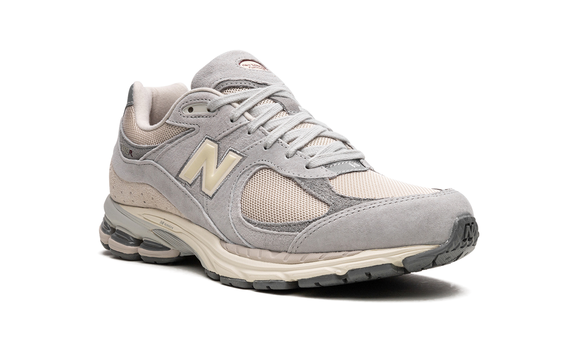 Overkicks - New Balance 2002R Lunar New Year Concrete (M2002RLN) - detalle lateral interior