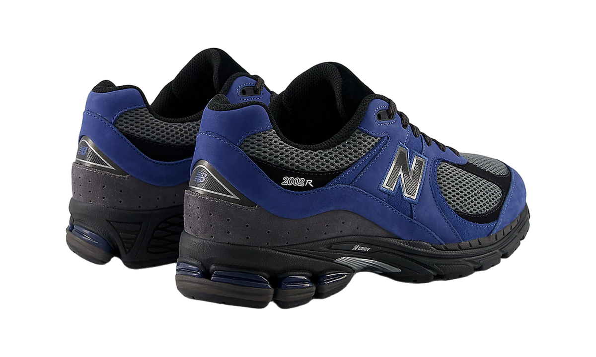 Overkicks - New Balance 2002R Magic Blue Castlerock (U20022RT) - par completo