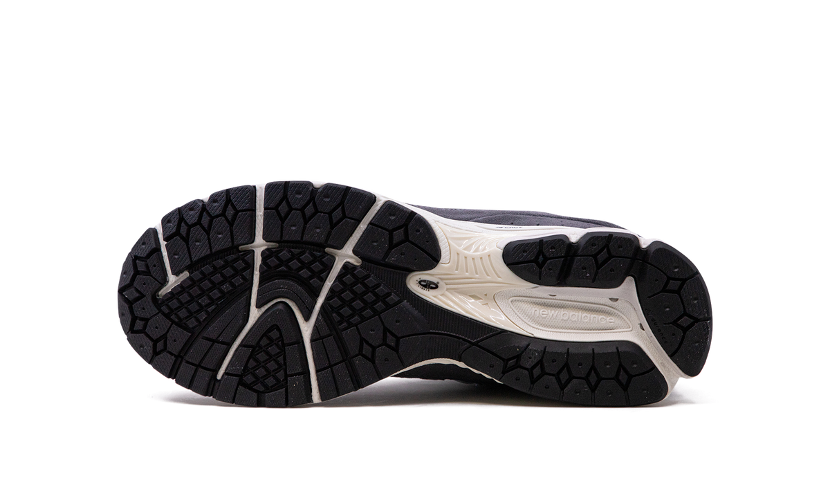 Overkicks - New Balance 2002R Magnent Lead (M2002RFB) - vista superior