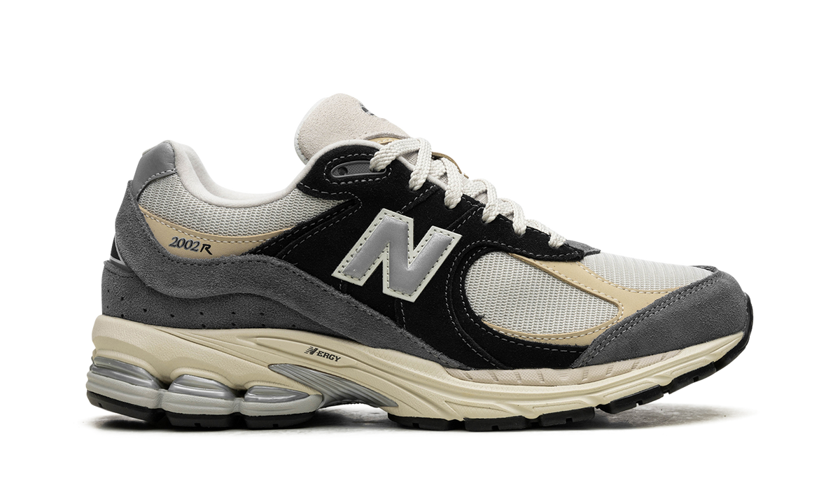 Overkicks - New Balance 2002R Magnet Sandstone (M2002RSH) - detalle talón