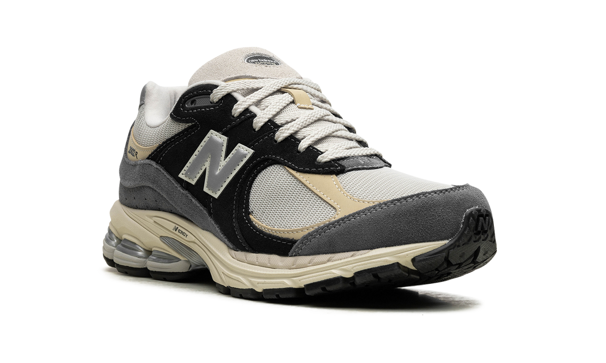 Overkicks - New Balance 2002R Magnet Sandstone (M2002RSH) - detalle lateral interior