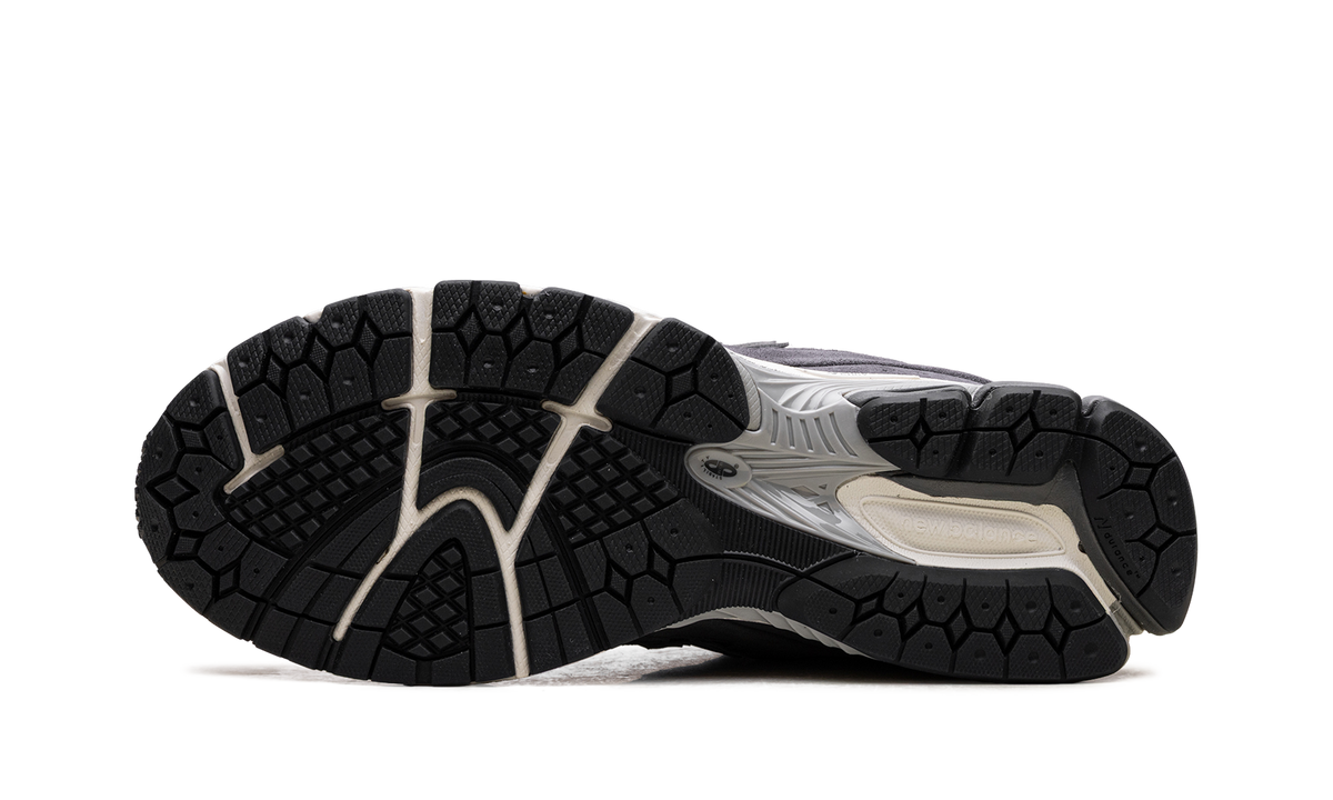 Overkicks - New Balance 2002R Monochrome Pack Grey (M2002RFL) - vista superior