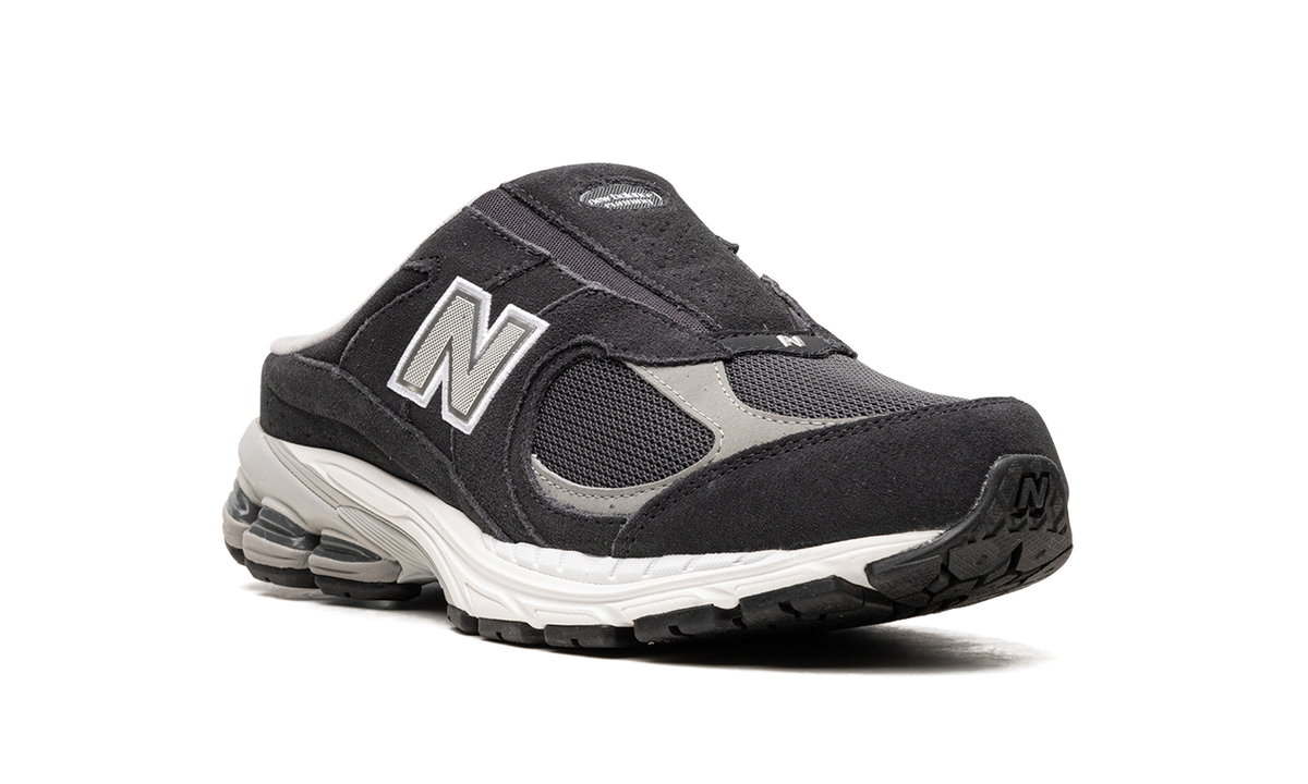 Overkicks - New Balance 2002R Mule Phantom (M2002RMC) - detalle lateral interior