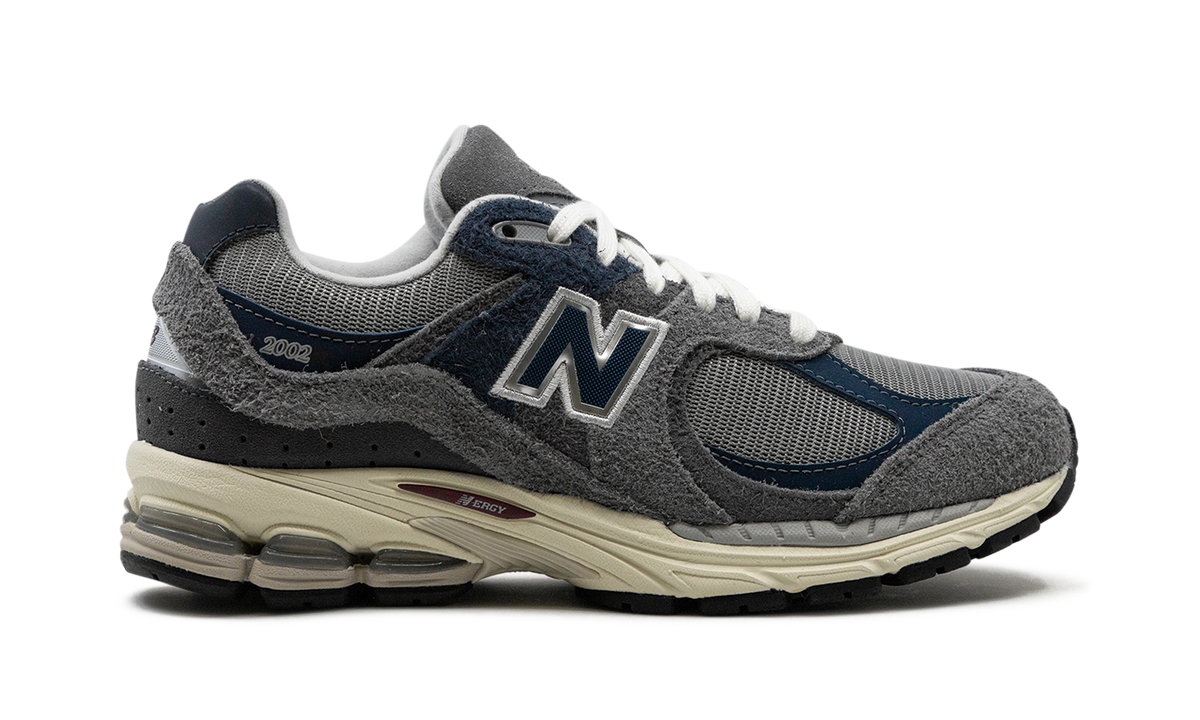 Overkicks - New Balance 2002R Navy Castlerock (M2002REL) - detalle talón