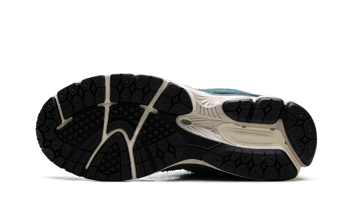 Overkicks - New Balance 2002R New Spruce Magnet (M2002REM) - vista superior