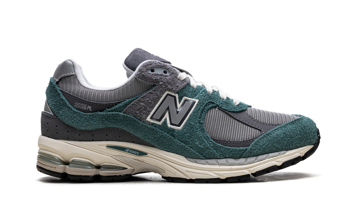 Overkicks - New Balance 2002R New Spruce Magnet (M2002REM) - detalle talón