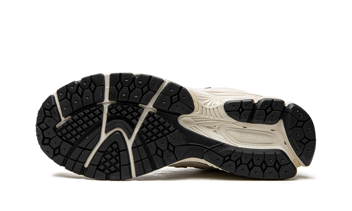 Overkicks - New Balance 2002R Off White (M2002RCC) - vista superior