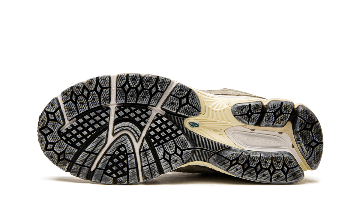 Overkicks - New Balance 2002R Protection Pack Mirage Grey (M2002RDD) - vista superior