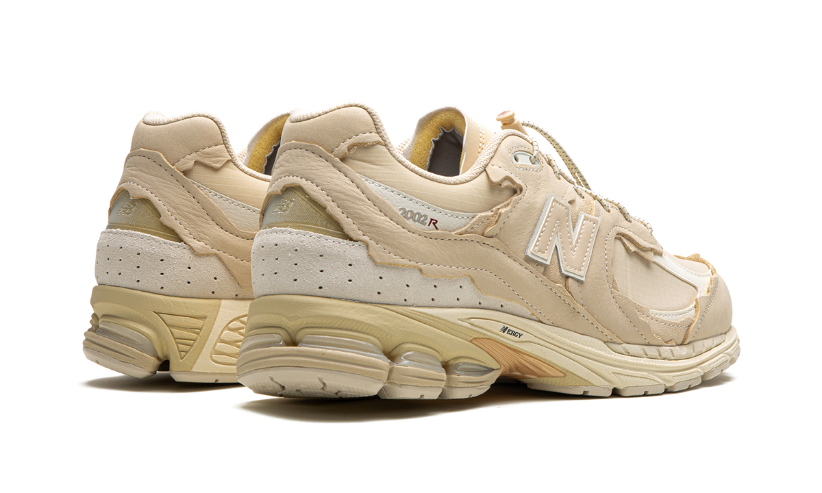 Overkicks - New Balance 2002R Protection Pack Sandstone (M2002RDQ) - par completo