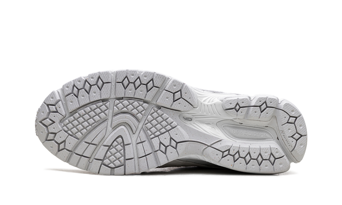 Overkicks - New Balance 2002R Protection Pack White (U2002DXA) - vista superior