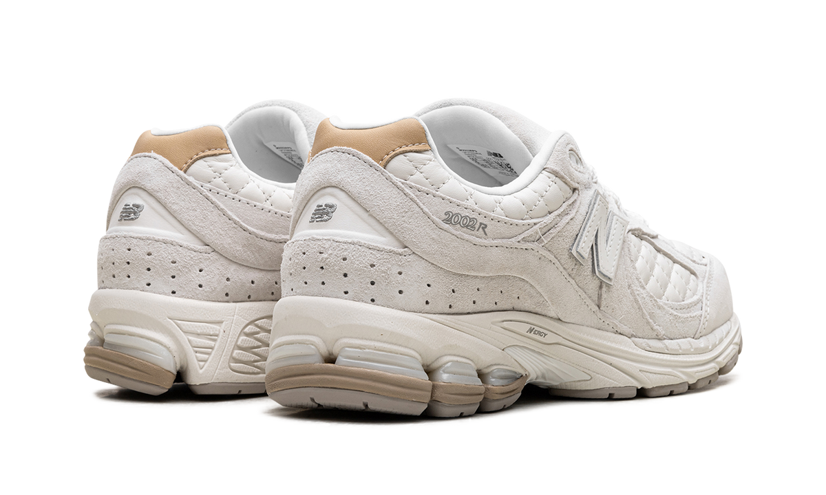 Overkicks - New Balance 2002R Quilted White (M2002RPD) - par completo