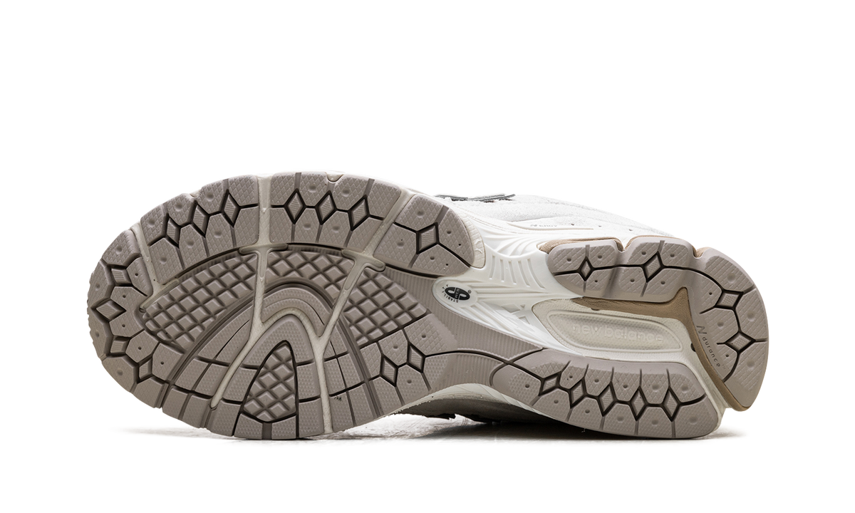 Overkicks - New Balance 2002R Quilted White (M2002RPD) - vista superior