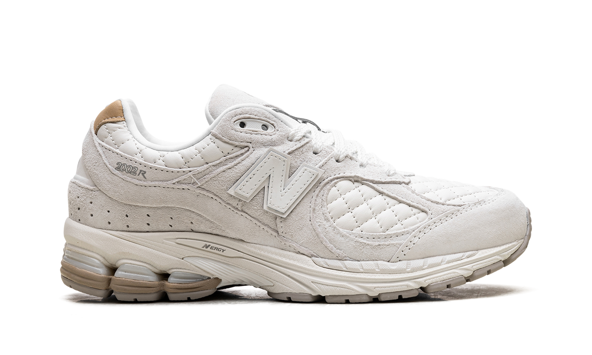 Overkicks - New Balance 2002R Quilted White (M2002RPD) - detalle talón