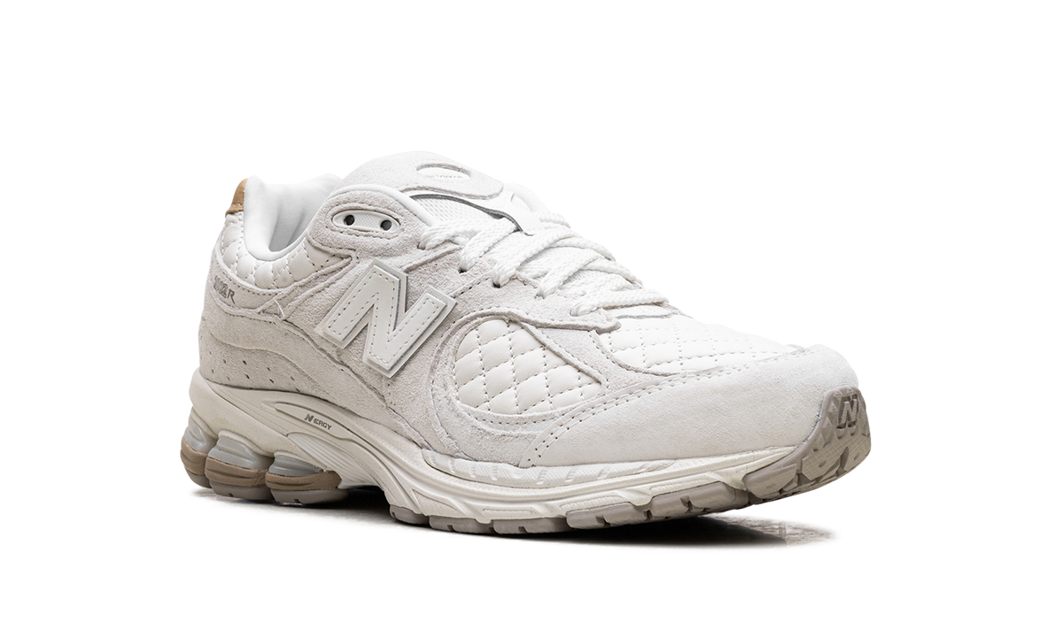 Overkicks - New Balance 2002R Quilted White (M2002RPD) - detalle lateral interior