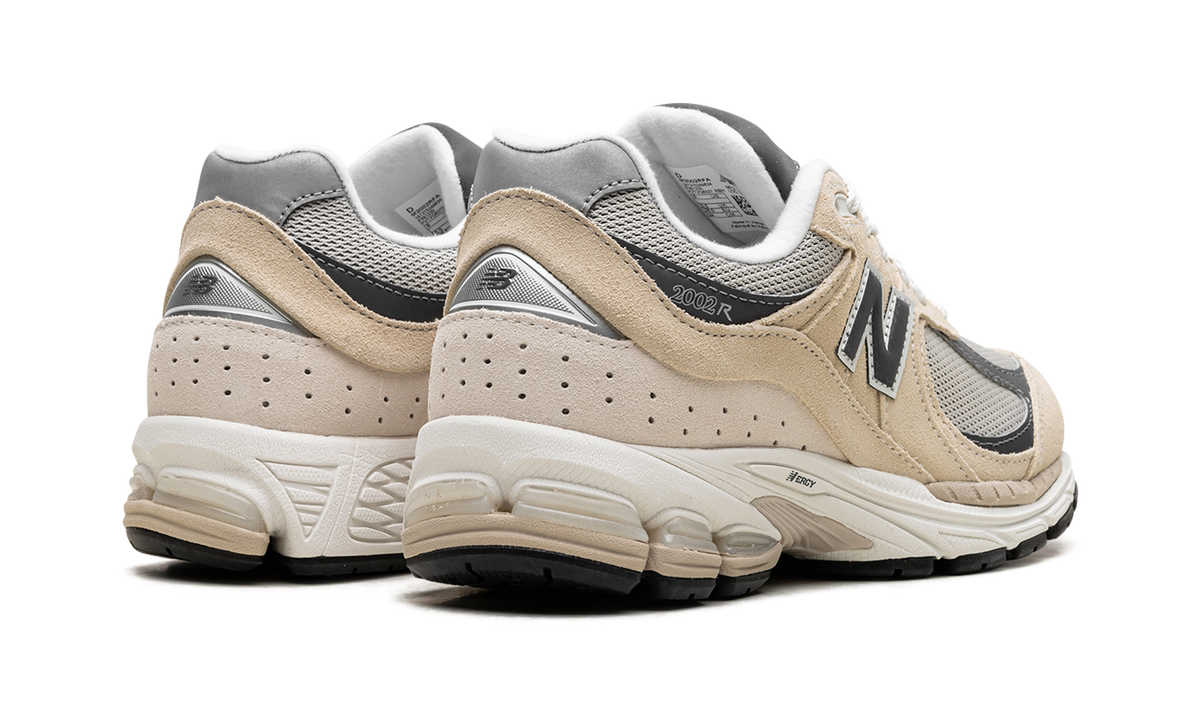 Overkicks - New Balance 2002R Sandstone Magnet (M2002RFA) - par completo